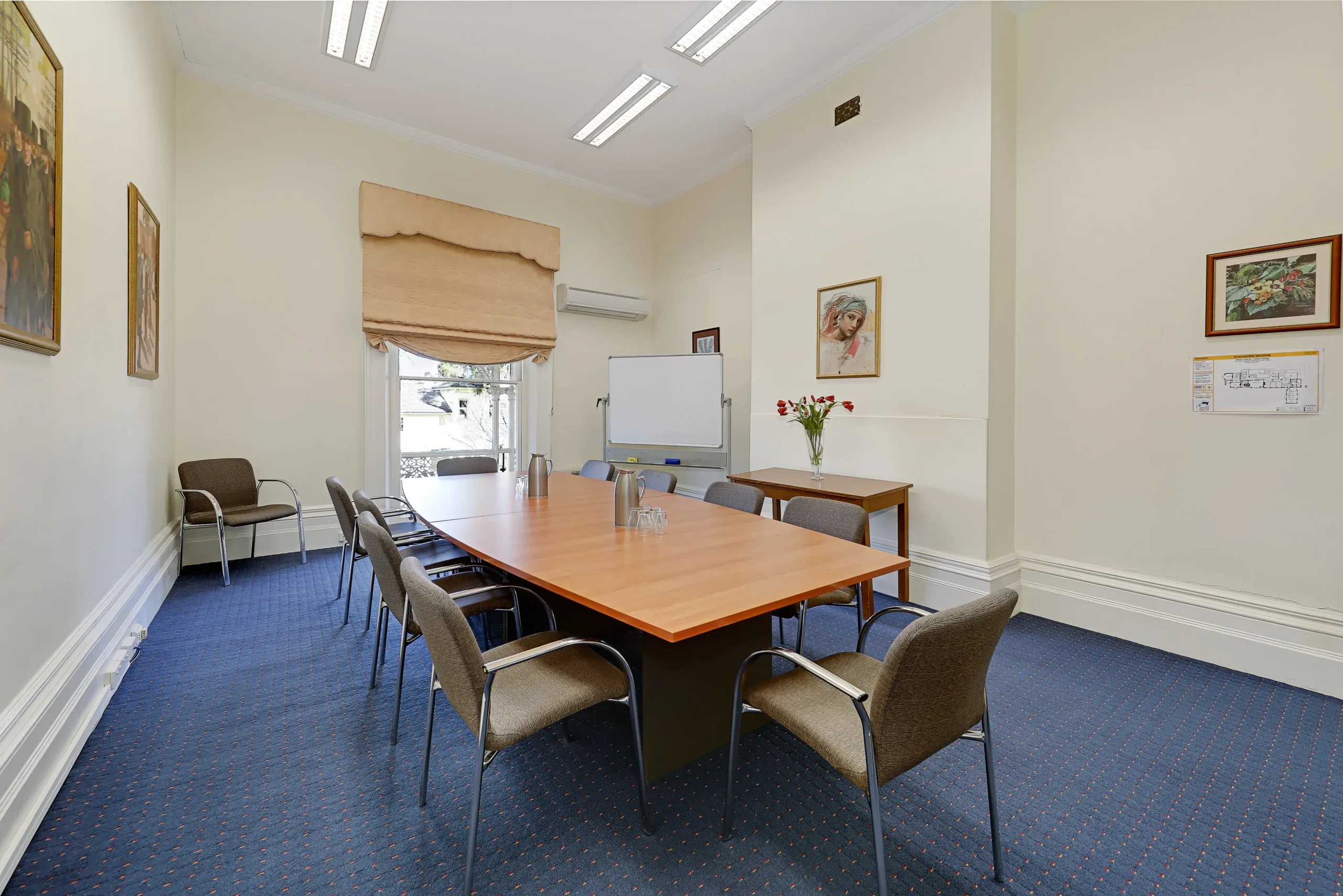 Donald Mackay Small Board Room Image - h